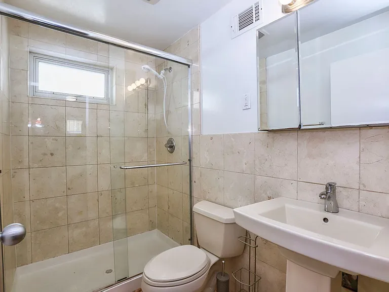 88 Canterbury Ave — Photo 21