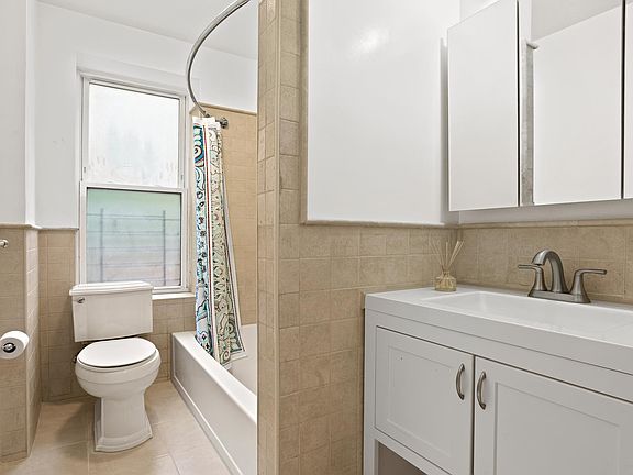 4th image of 811 Walton Ave APT B9