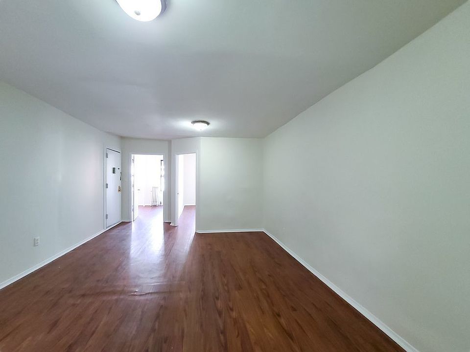 1st image of 92 Saint Marks Pl #3X
