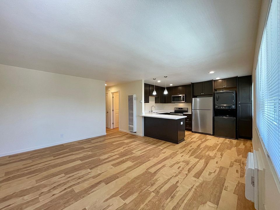 1st image of 2426 Colina Ct