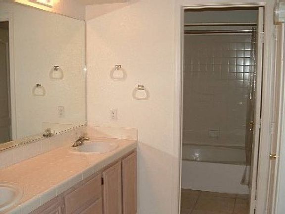 4th image of 5259 Sunny Beach Ln