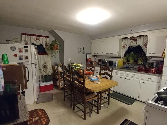 5th image of 12 Oakwood Ave #2