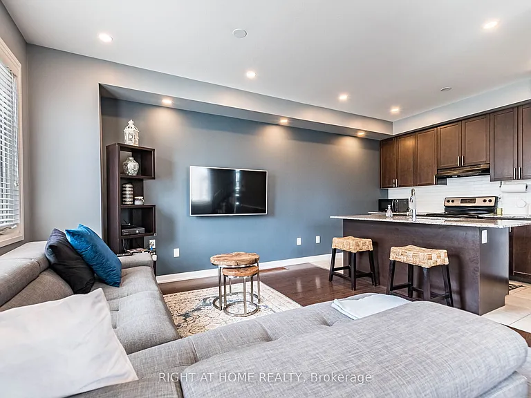 165 Hampshire Way #61 — Photo 13
