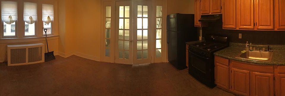 Eat-in kitchen