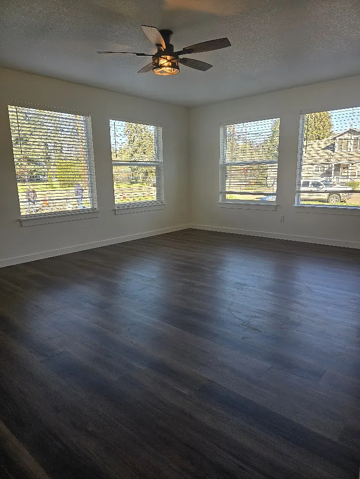 3 bed, 2.5 bath, $2,000 — Photo 2