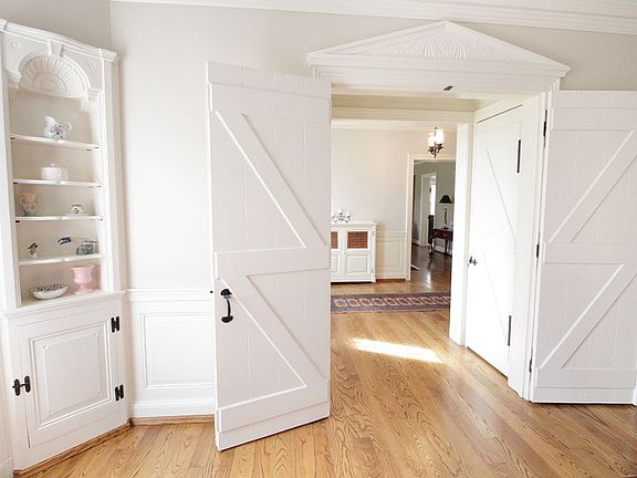 Leading to Dining Room 