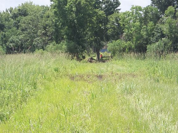 3rd image of 9.1acres East 40th Street