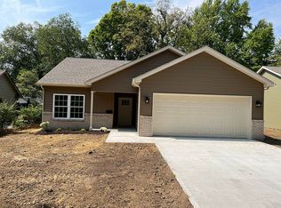 23 McKinley Blvd, Terre Haute, IN 47803