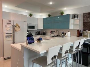 500 Three Islands Blvd APT L16, Hallandale, FL 33009