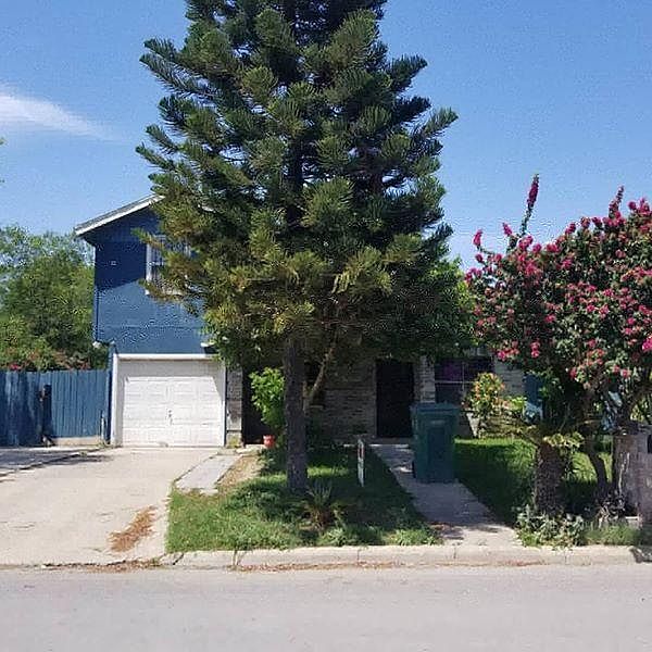 1st image of 124 W Eagle Ave