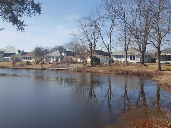 3rd image of 1749 Yorktowne Blvd