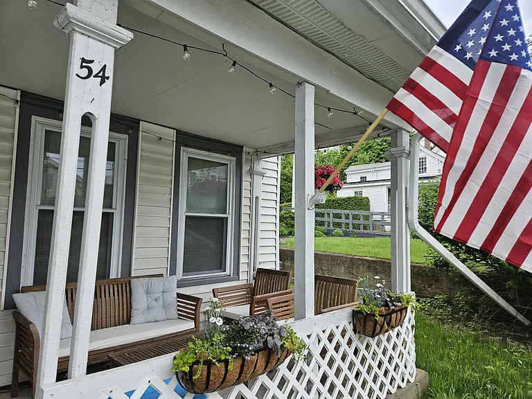 54 S Maple St — Photo 8