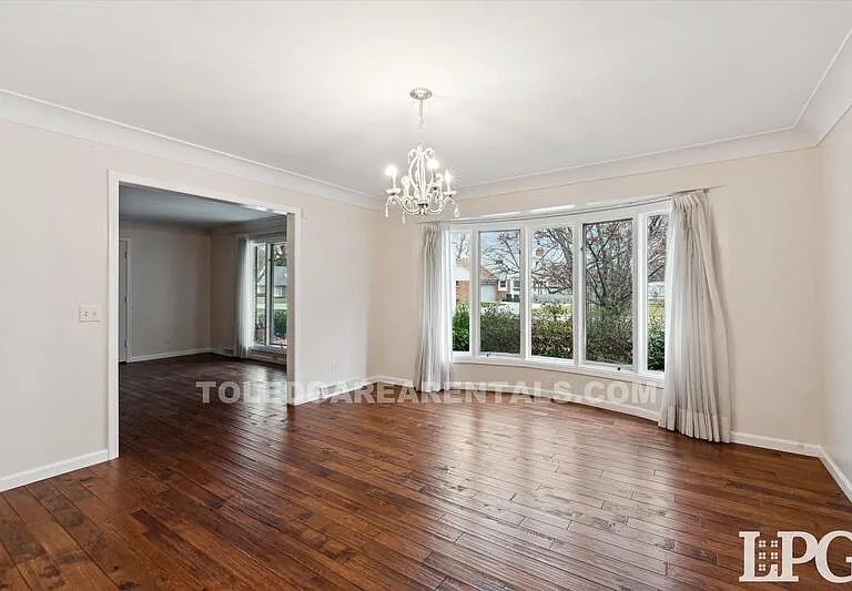 3835 Hillandale Rd E — Photo 18