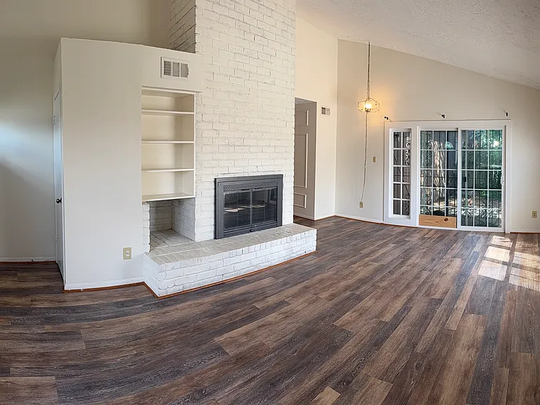 8310 Beechnut St #A — Photo 14