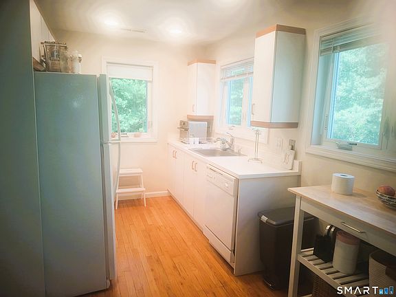 5th image of 7 Seir Hill Road #28