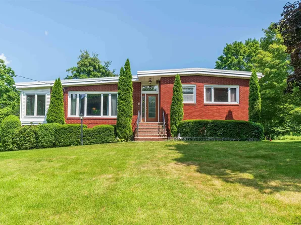 28 Cherry Hill, New Paltz, NY 12561