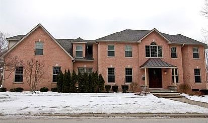 1st image of 905 E Hawthorne St