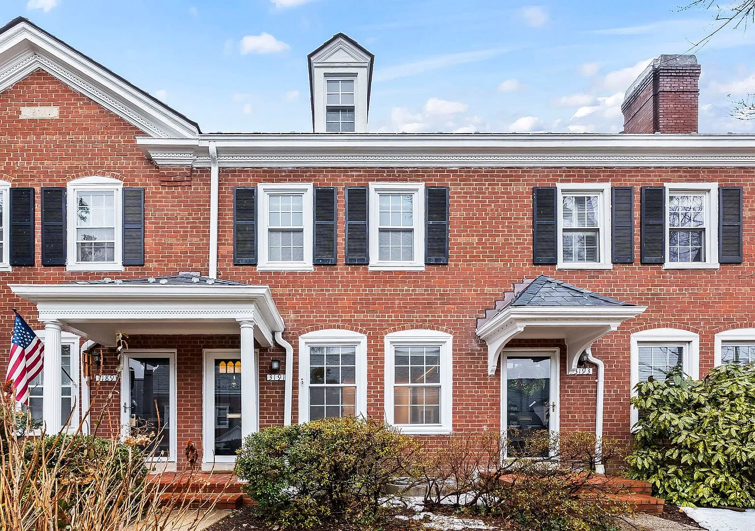 Fully Renovated 2BR/2BA with Finished Lower Level & Private Patio in Arlington — Photo 1