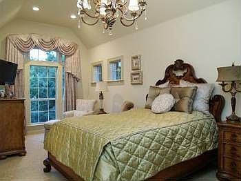 3rd image of 3806 Bailey Ln #1