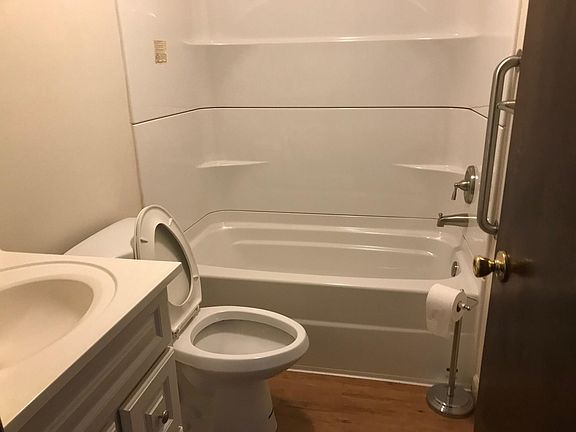 4th image of 5408 Kuszmaul Ave