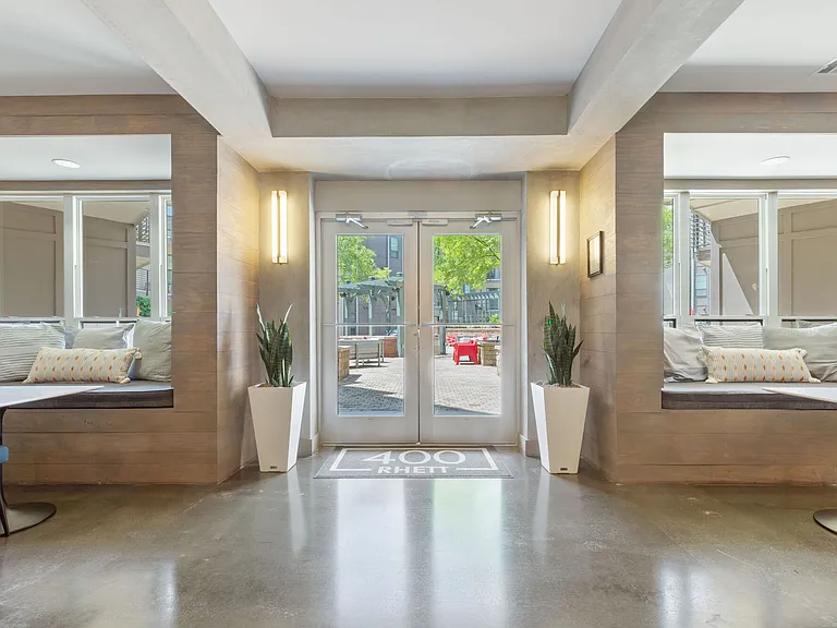400 Rhett — Photo 16