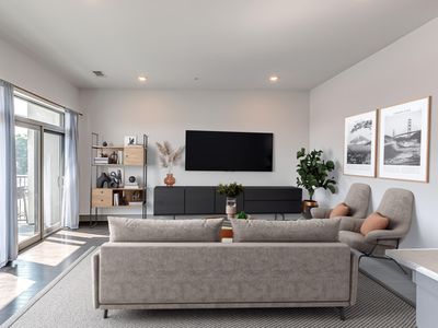 2407 8th Ave S APT 313, Nashville, TN, 37204