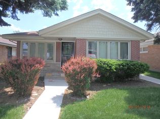 9209 S Paxton Ave, Chicago, IL 60617