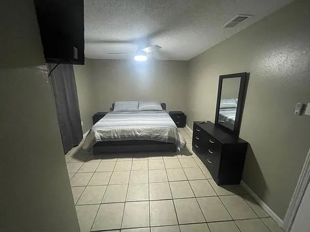 8506 Leake Ave #D — Photo 10