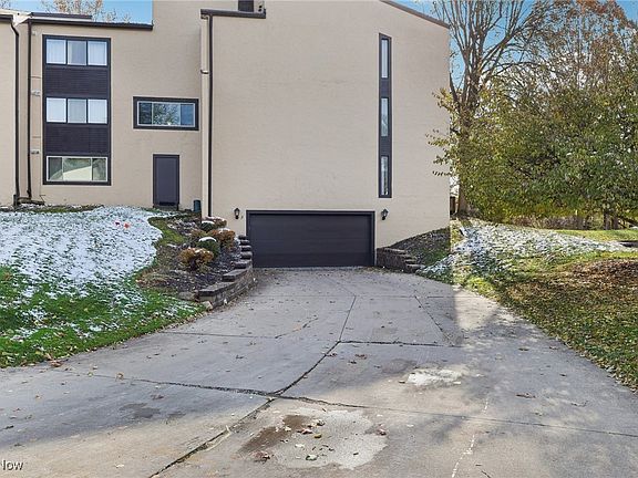 3rd image of 1006 Bunker Dr APT 204