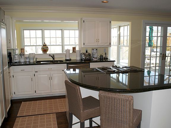 5th image of 36 Poxabogue Ln