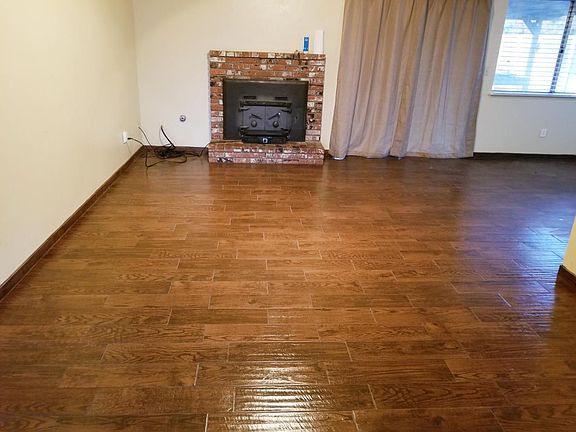 3rd image of 1052 Salem Dr