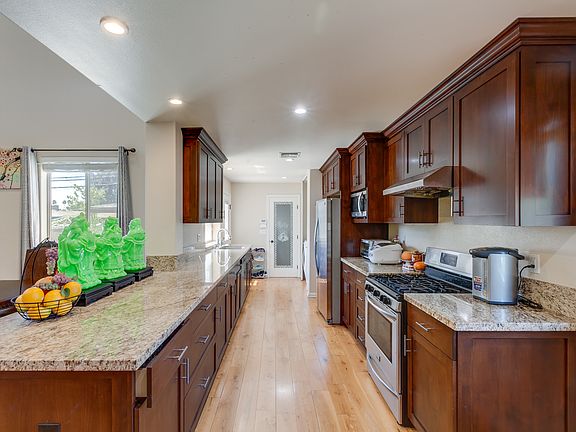2nd image of 9606 Calmada Ave