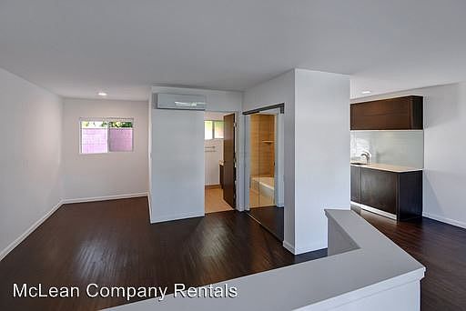 4th image of 641 N Palm Canyon Dr APT 02