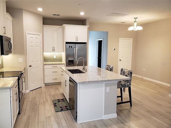 5th image of 8146 Bluejack Oak Dr