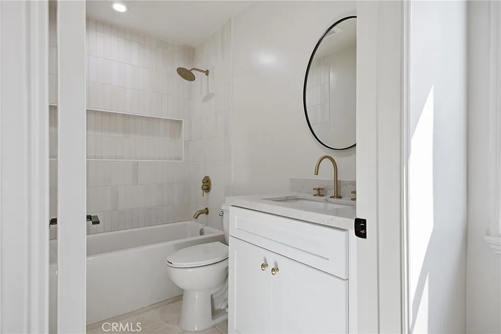4 bed, 1200 sqft, $4,500 — Photo 2
