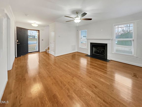 3rd image of 1004 Brasnoor Ln