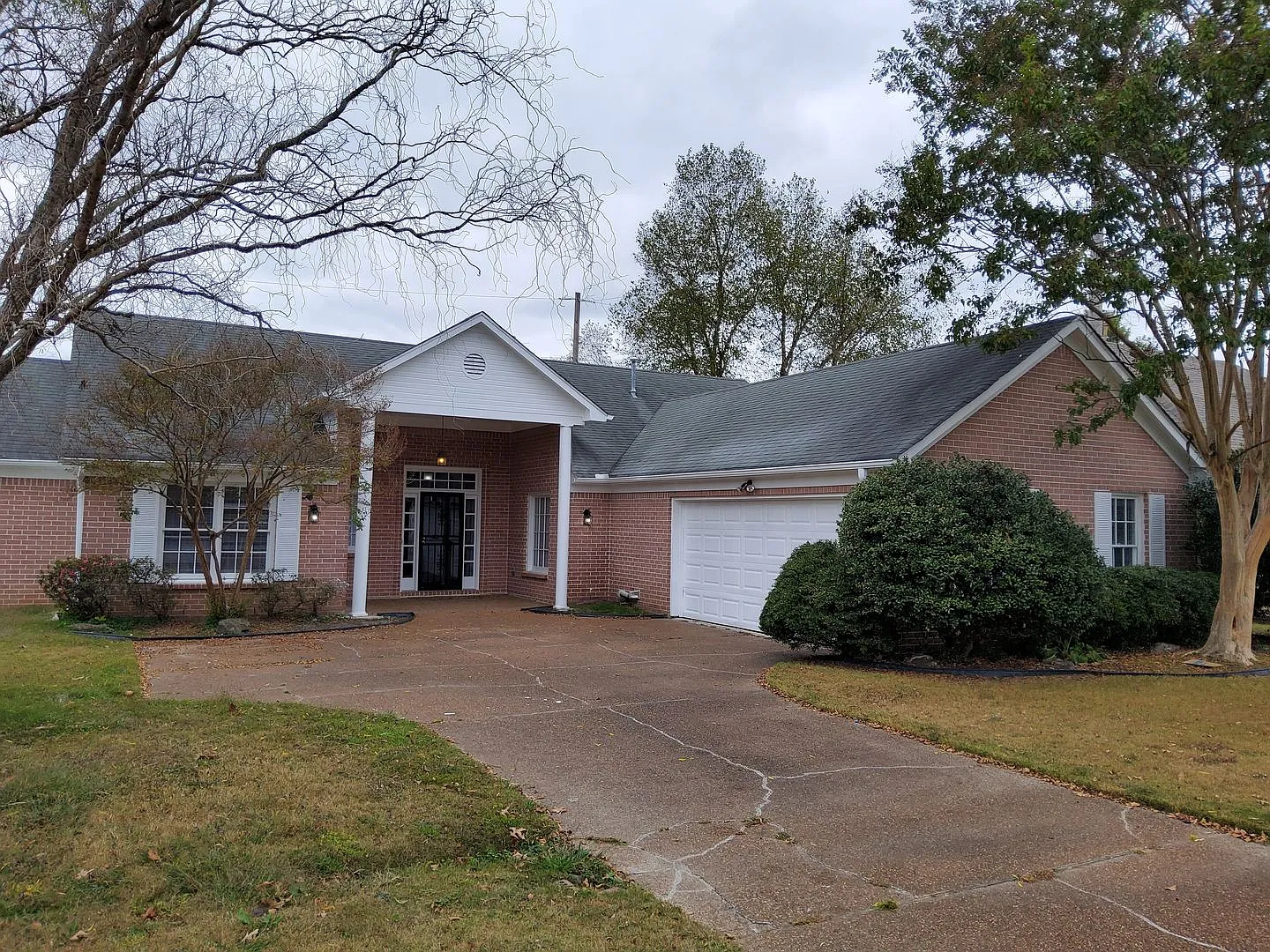 Gorgeous Brick Home in Cordova That Has It All — Photo 2