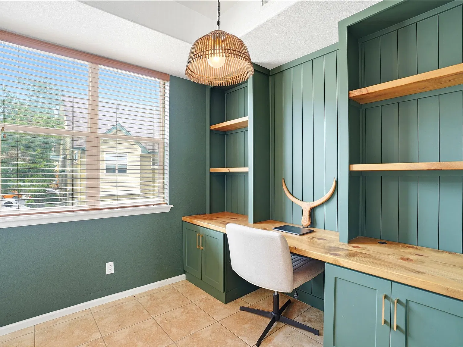 2 bed, 2.5 bath, 1358 sqft, $2,850 — Photo 4