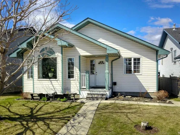 5228 E 41st St, Innisfail, AB T4G 1G3
