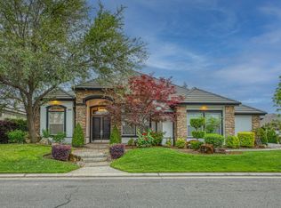 1553 E Golden Valley Way, Fresno, CA