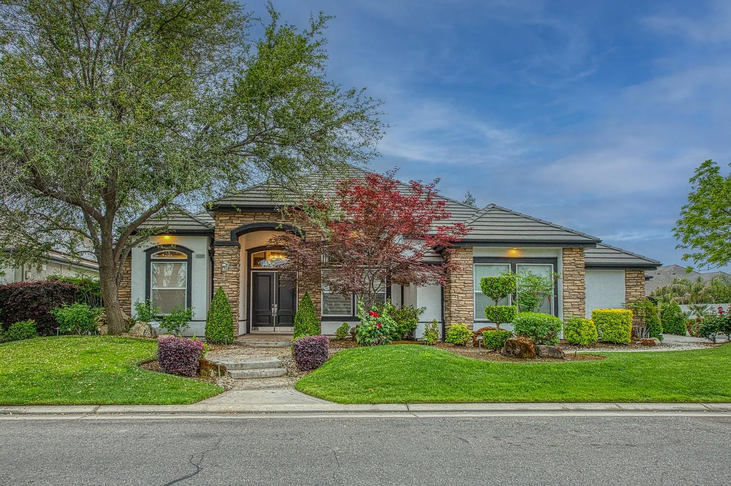 1553 E Golden Valley Way photo 1