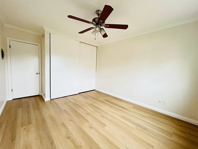 905 S Cabrillo Ave — Photo 11