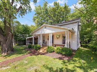 416 S Maple St, Salem, IL 62881