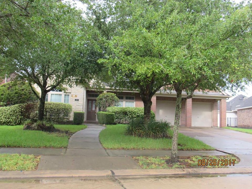 1st image of 322 Silver Creek Cir