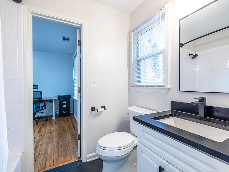 445 Loomis Ave SE — Photo 18