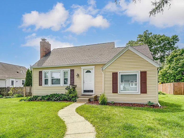 71 Lucas Dr — Photo 4