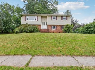 28 Thomas Rd, East Brunswick, NJ 08816