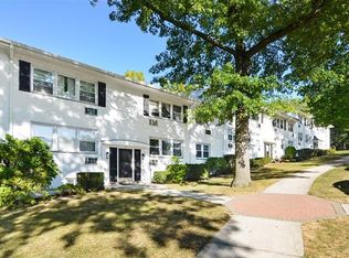 9 Avon Cir APT D, Rye Brook, NY 10573