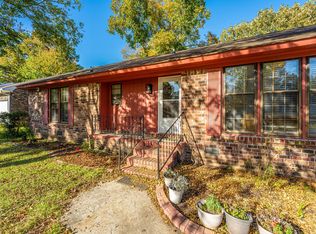 9 Lighthouse Dr, Goose Creek, SC 29445