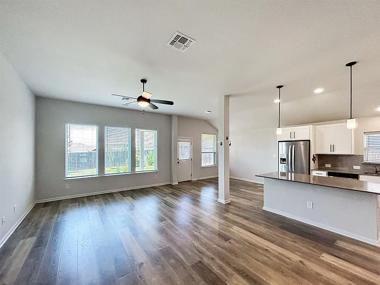 558 Bridgestone Way — Photo 7